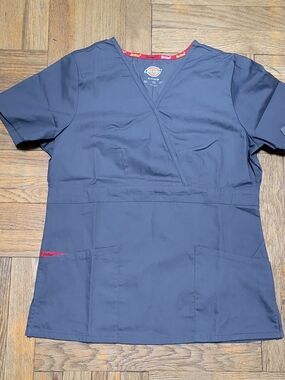 Dickies EDS Signature Modern Classic Scrub Top - Size S